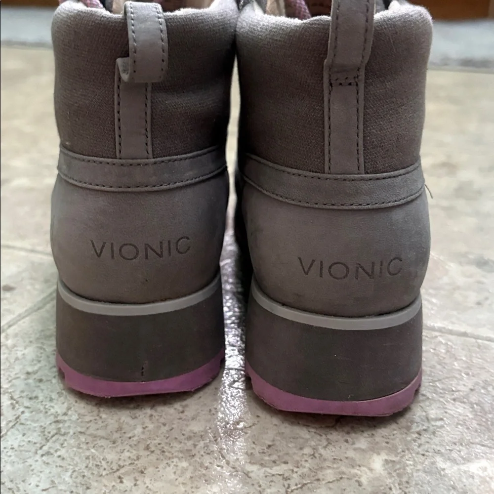 Vionic Nolan boots - Picture 2 of 8